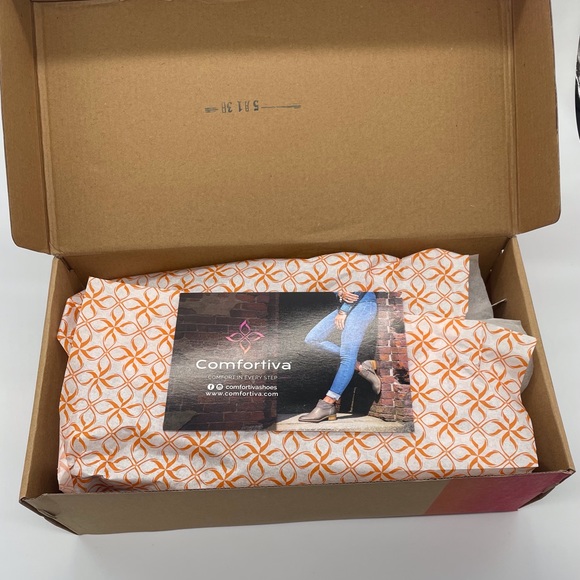 Comfortiva Pieter Grey Valance Suede Bootie 8.5 NWT - Picture 7 of 10